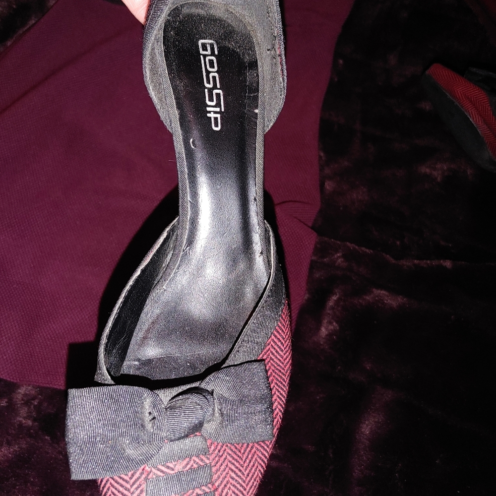 Shoes - Picture 2 of 4